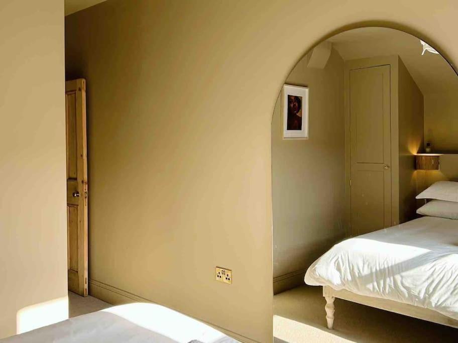 Luxury City Centre Townhouse - Sleeps 6 Chester Exterior foto