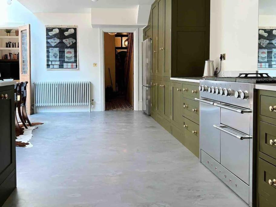 Luxury City Centre Townhouse - Sleeps 6 Chester Exterior foto