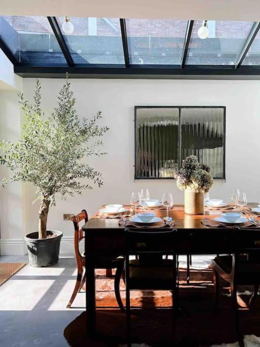 Luxury City Centre Townhouse - Sleeps 6 Chester Exterior foto