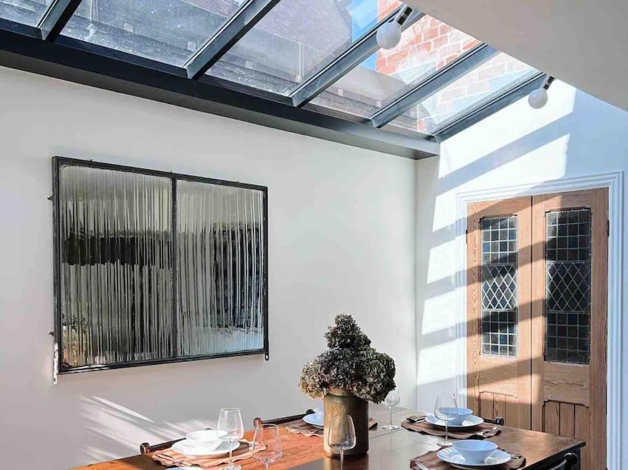 Luxury City Centre Townhouse - Sleeps 6 Chester Exterior foto